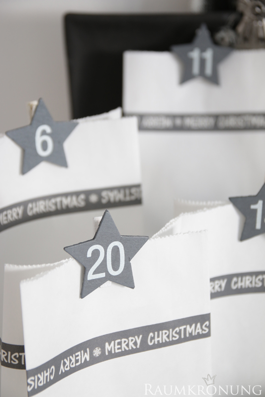 Adventskalender-Adventskalenderidee-Idee-Weihnachten-Tüten-DIY-Selbermachen-Häuschen-Sterne-Klammern-Zahlen